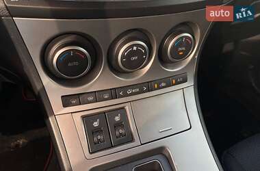 Седан Mazda 3 2011 в 