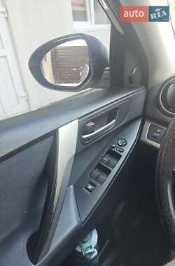 Хэтчбек Mazda 3 2011 в 