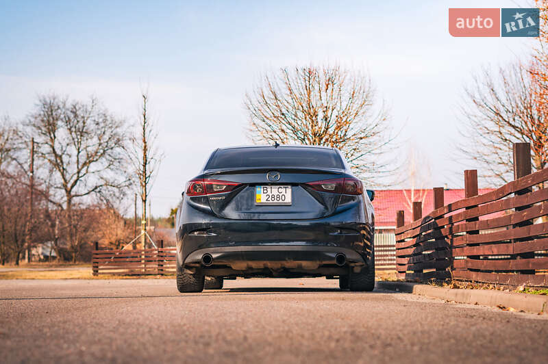 Седан Mazda 3 2015 в Полтаве