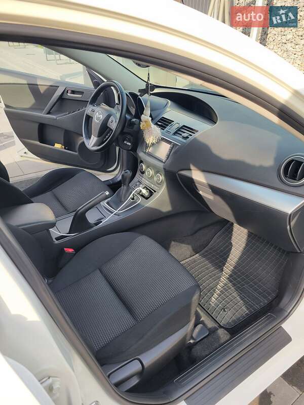 Хетчбек Mazda 3 2011 в Самборі