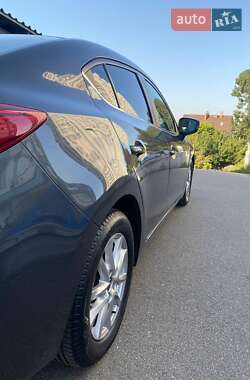 Седан Mazda 3 2015 в 