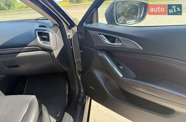 Хэтчбек Mazda 3 2017 в 