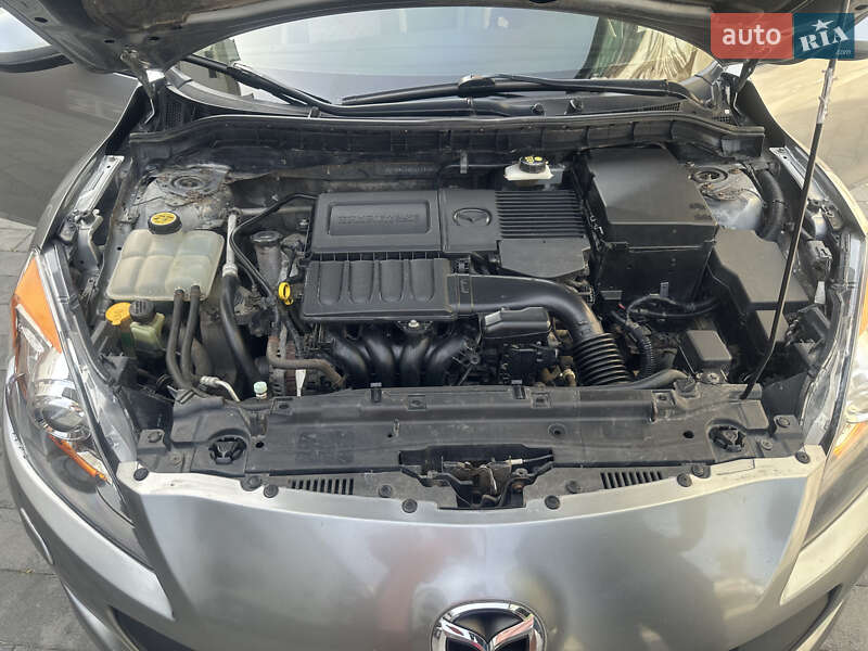 Седан Mazda 3 2012 в Охтирці