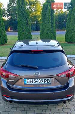 Хэтчбек Mazda 3 2016 в 