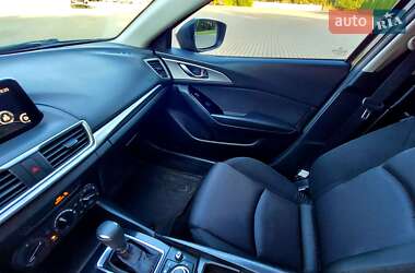 Хэтчбек Mazda 3 2016 в 