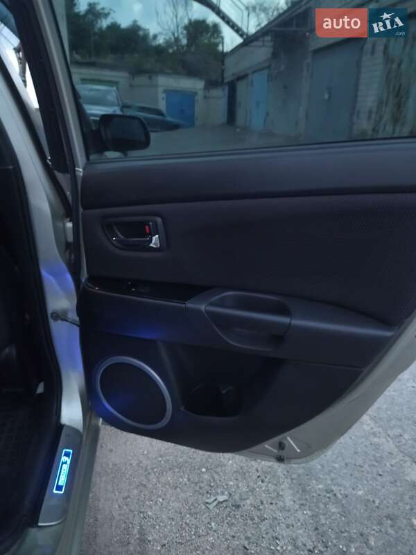 Седан Mazda 3 2008 в Днепре
