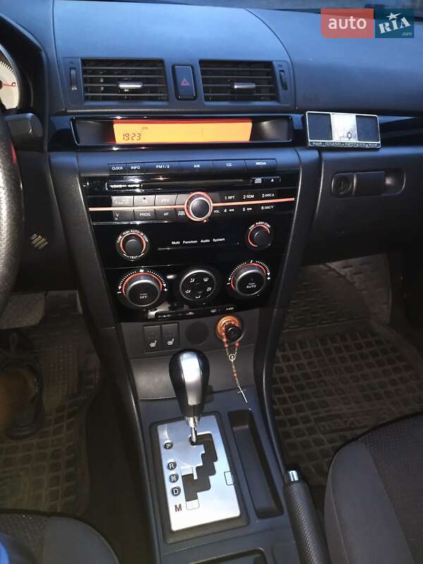 Седан Mazda 3 2008 в Днепре