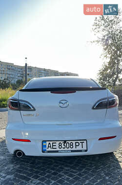 Седан Mazda 3 2011 в 