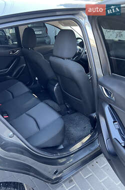 Хэтчбек Mazda 3 2016 в 