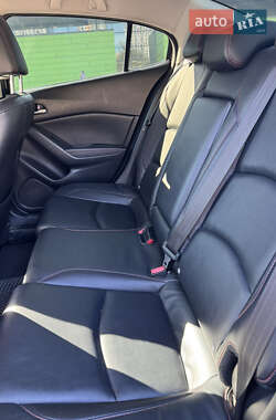 Седан Mazda 3 2015 в 