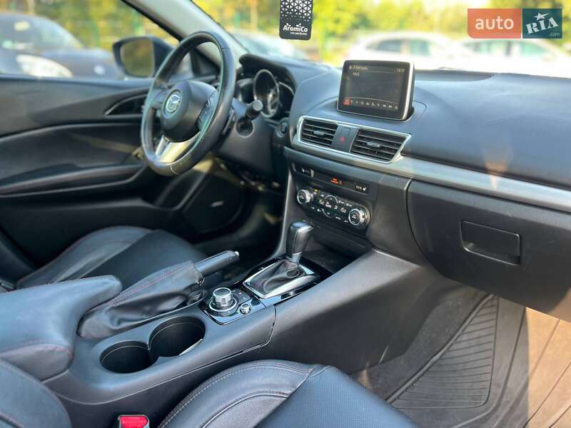 Седан Mazda 3 2014 в Стрые