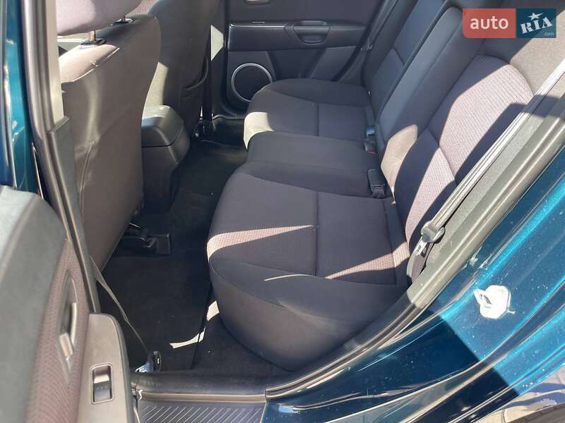 Хетчбек Mazda 3 2007 в Рокитному
