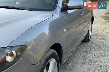 Седан Mazda 3 2004 в 