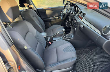 Седан Mazda 3 2004 в 
