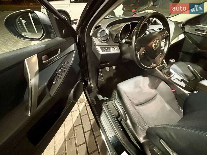 Седан Mazda 3 2011 в Киеве