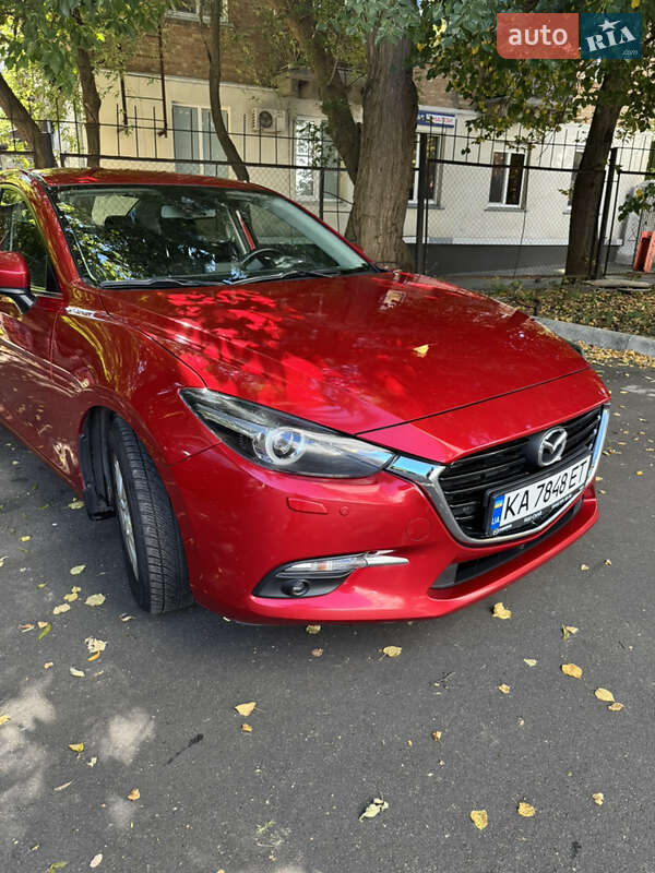 Седан Mazda 3 2017 в Киеве