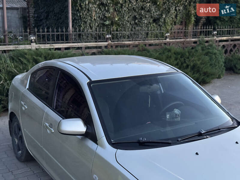 Седан Mazda 3 2005 в Летичіві