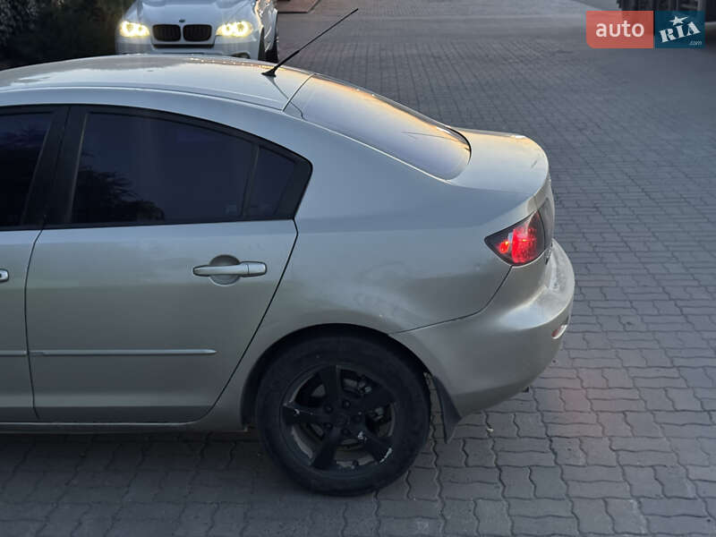 Седан Mazda 3 2005 в Летичіві