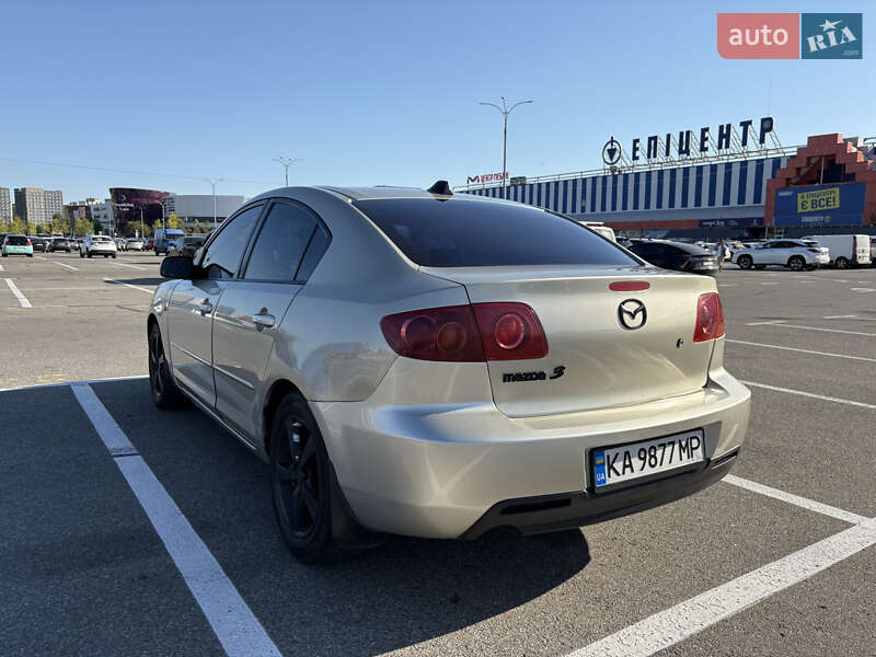 Седан Mazda 3 2004 в Киеве