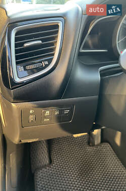 Хэтчбек Mazda 3 2014 в 