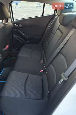 Седан Mazda 3 2013 в 
