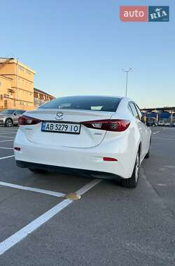 Седан Mazda 3 2013 в 