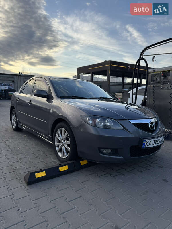 Седан Mazda 3 2007 в Софиевской Борщаговке