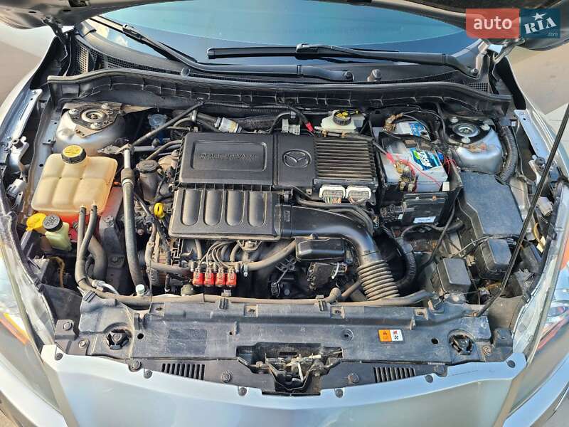 Седан Mazda 3 2010 в Горишних Плавнях