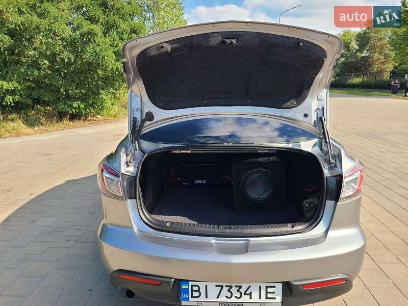Седан Mazda 3 2010 в Горишних Плавнях