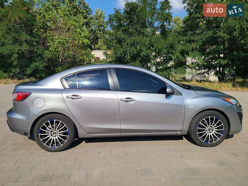 Седан Mazda 3 2010 в Горишних Плавнях