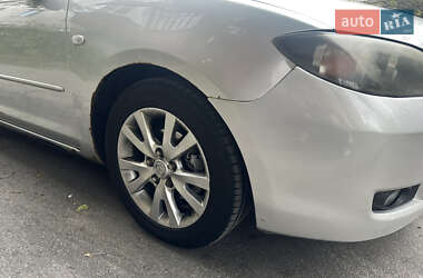 Седан Mazda 3 2006 в 