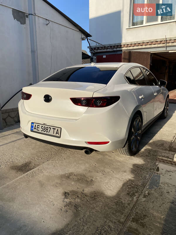 Седан Mazda 3 2018 в Днепре