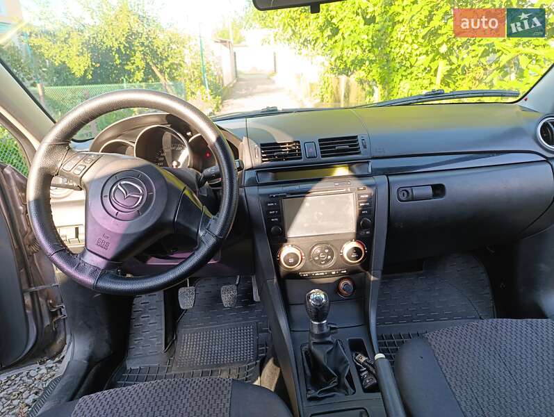 Хэтчбек Mazda 3 2005 в Первомайске