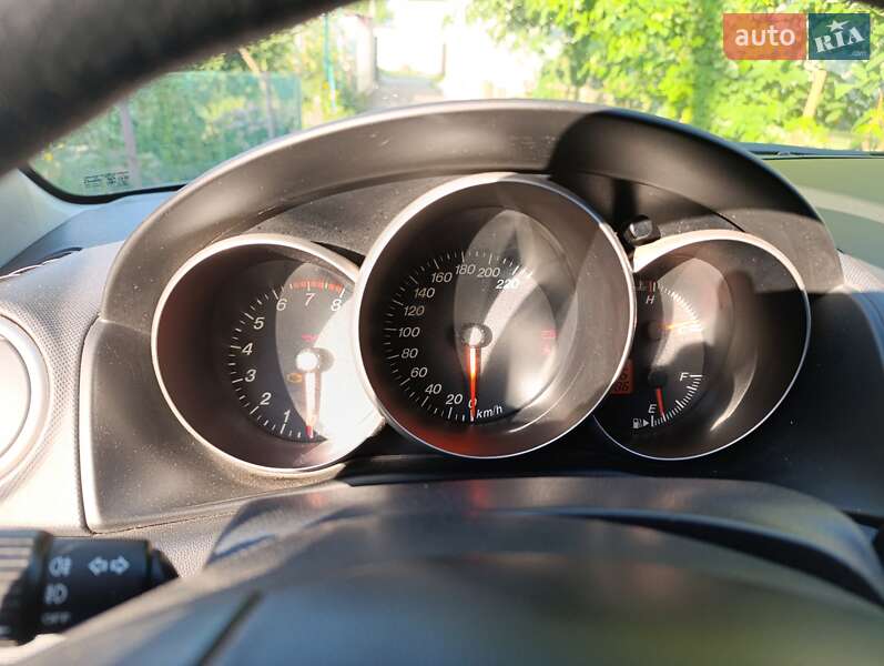 Хэтчбек Mazda 3 2005 в Первомайске