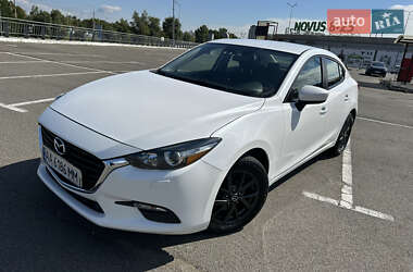 Седан Mazda 3 2016 в 