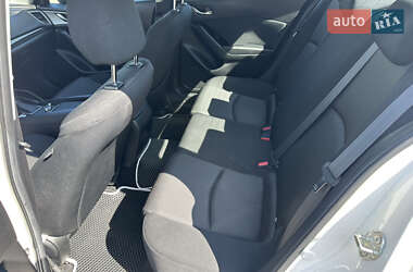 Седан Mazda 3 2016 в 