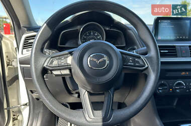 Седан Mazda 3 2016 в 