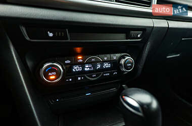 Хэтчбек Mazda 3 2016 в 