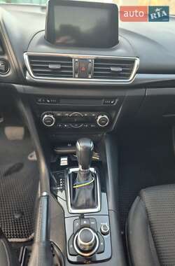 Седан Mazda 3 2017 в 