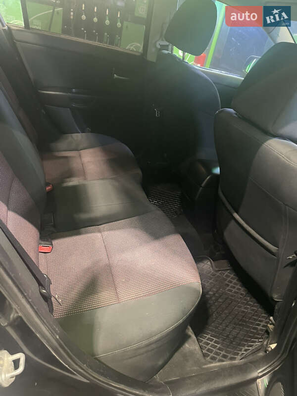 Хетчбек Mazda 3 2005 в Хмельницькому