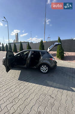 Хэтчбек Mazda 3 2011 в 
