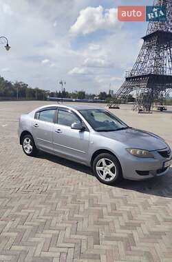 Седан Mazda 3 2004 в Харькове
