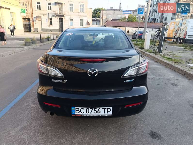 Седан Mazda 3 2012 в Львове