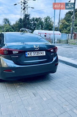 Седан Mazda 3 2016 в 