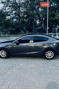 Седан Mazda 3 2016 в 