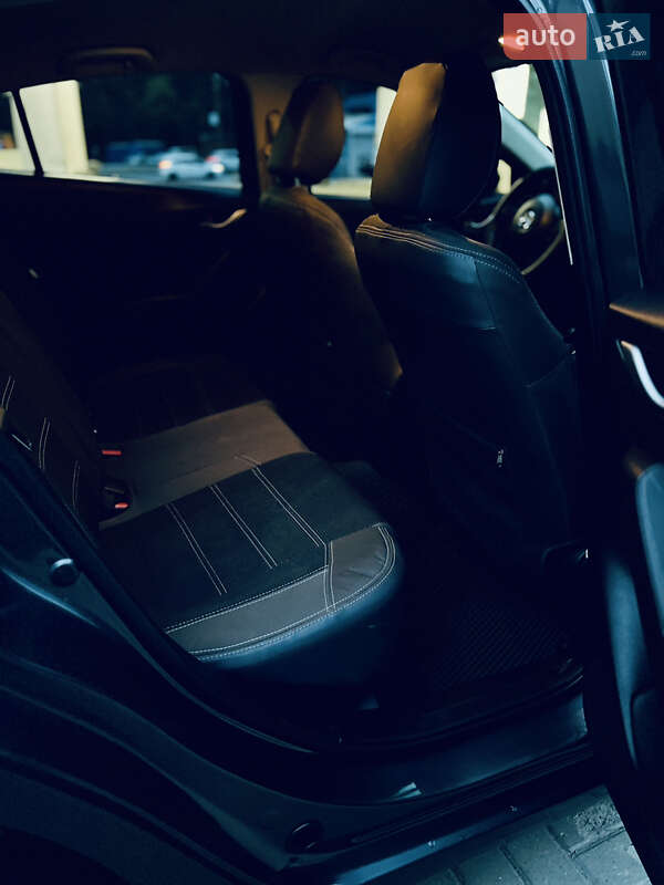 Седан Mazda 3 2016 в Харкові