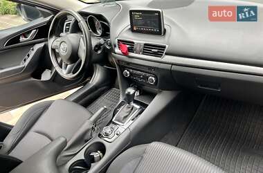 Хэтчбек Mazda 3 2015 в 