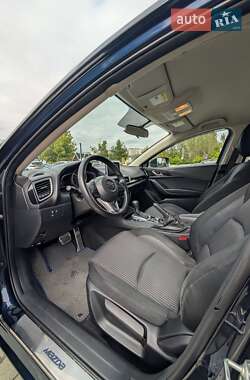Седан Mazda 3 2016 в 