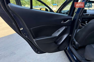 Хэтчбек Mazda 3 2015 в 