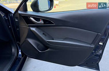Хэтчбек Mazda 3 2015 в 